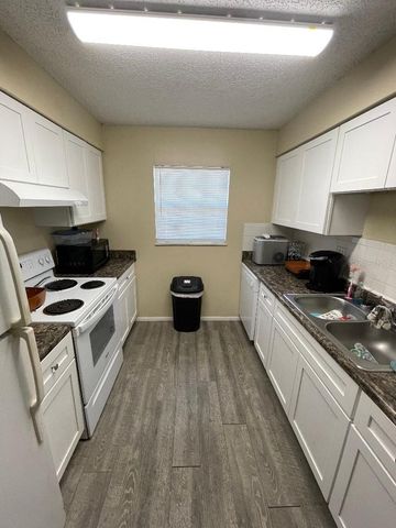 14470 REUTER STRASSE CIRCLE 405, Tampa, FL 33613