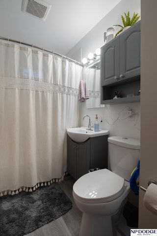 1717 N 71st Street, Lincoln, NE 68505