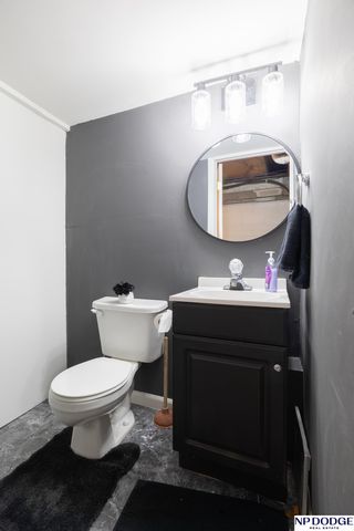 1717 N 71st Street, Lincoln, NE 68505