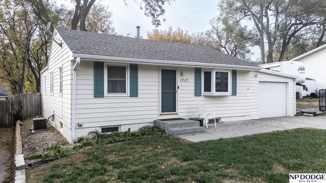 1717 N 71st Street, Lincoln, NE 68505