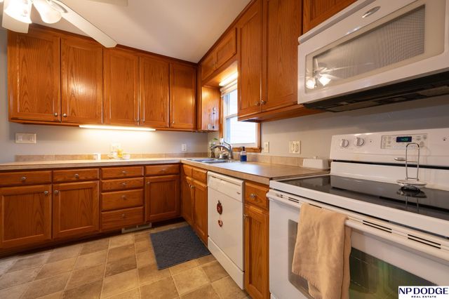 1717 N 71st Street, Lincoln, NE 68505