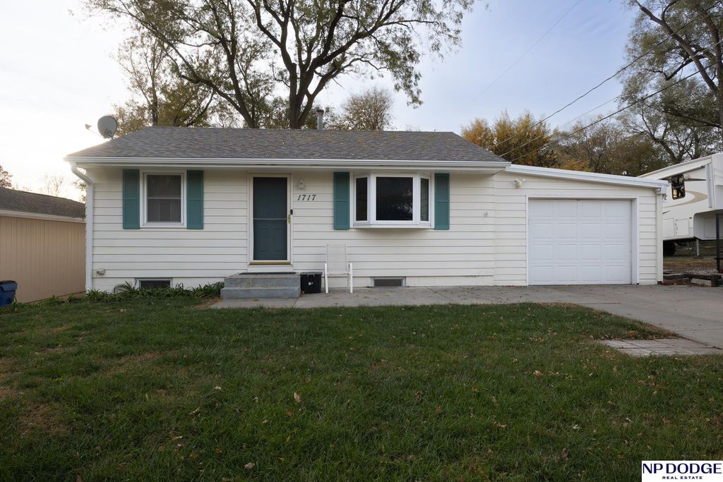 1717 N 71st Street, Lincoln, NE 68505