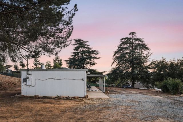 30562 Rolling Hills Dr., Valley Center, CA 92082
