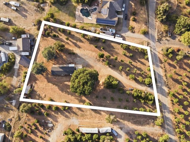 30562 Rolling Hills Dr., Valley Center, CA 92082