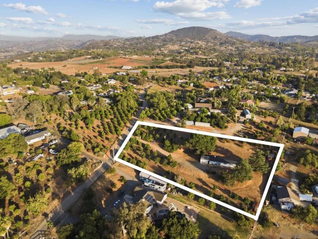 30562 Rolling Hills Dr., Valley Center, CA 92082