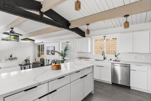30562 Rolling Hills Dr., Valley Center, CA 92082