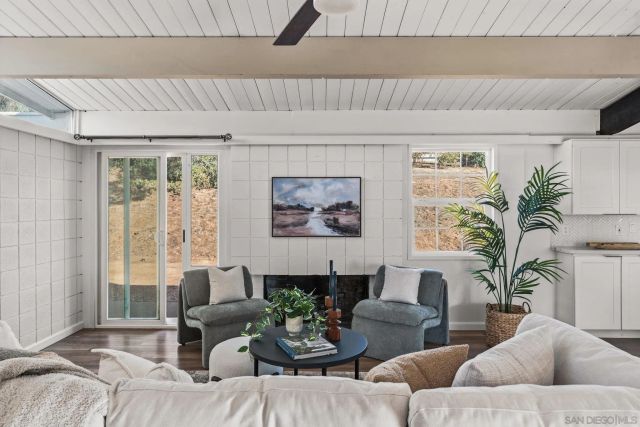 30562 Rolling Hills Dr., Valley Center, CA 92082