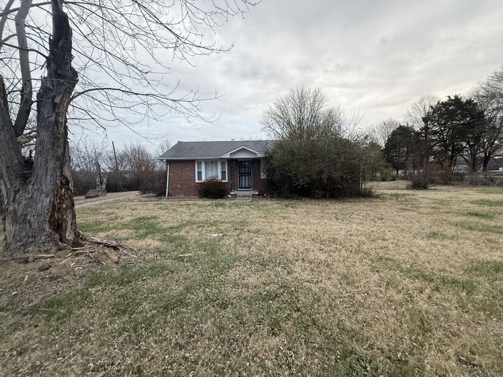 4425 Trough Springs Rd, Adams, TN 37010