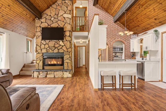 W3886 Hickory TERRACE, La Crosse, WI 54601