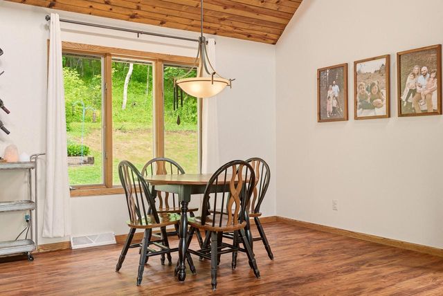 W3886 Hickory TERRACE, La Crosse, WI 54601