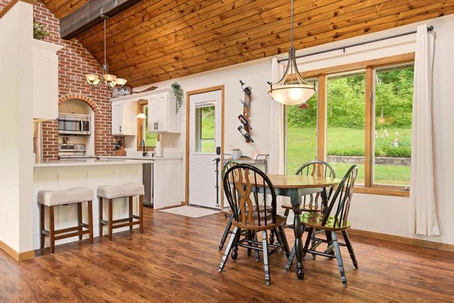W3886 Hickory TERRACE, La Crosse, WI 54601