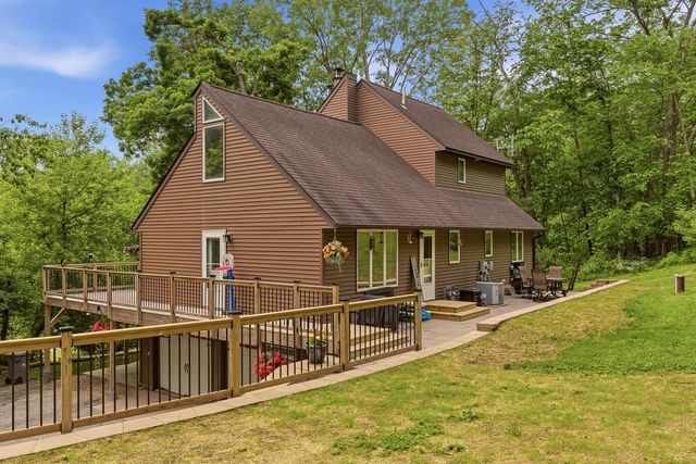 W3886 Hickory TERRACE, La Crosse, WI 54601