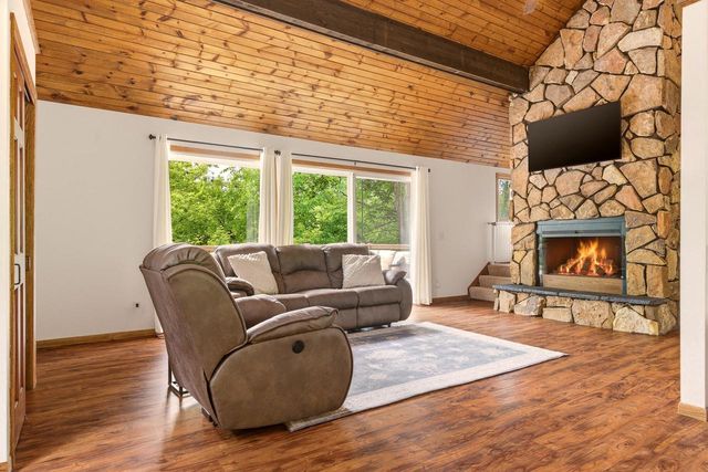 W3886 Hickory TERRACE, La Crosse, WI 54601