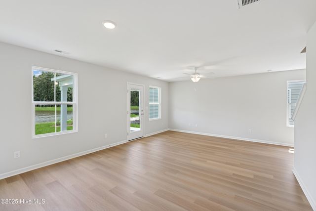 17 E Farley Drive 70, Hampstead, NC 28443