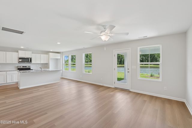 17 E Farley Drive 70, Hampstead, NC 28443