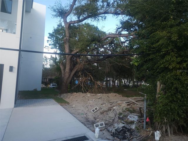 2318 W NORTH B STREET, Tampa, FL 33609