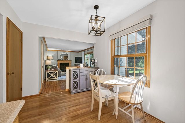 610 Glendon WAY, Waukesha, WI 53188