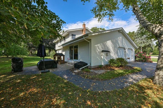 610 Glendon WAY, Waukesha, WI 53188