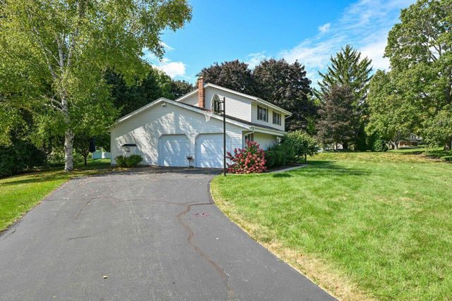 610 Glendon WAY, Waukesha, WI 53188