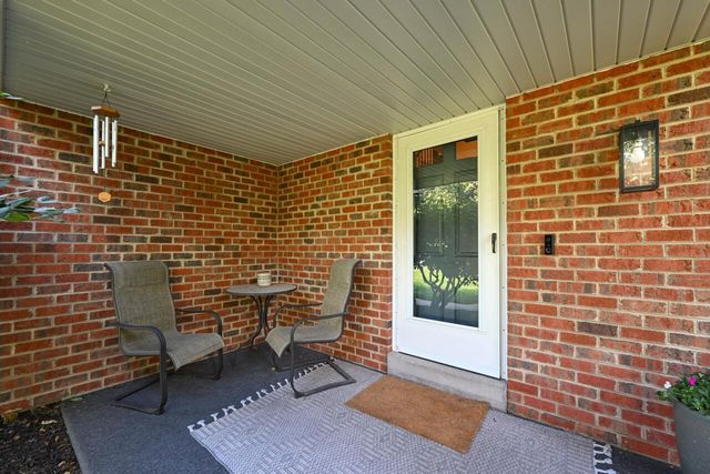 610 Glendon WAY, Waukesha, WI 53188