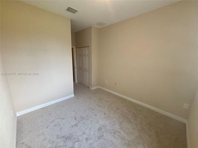 1015 NE 208th St, Miami, FL 33179
