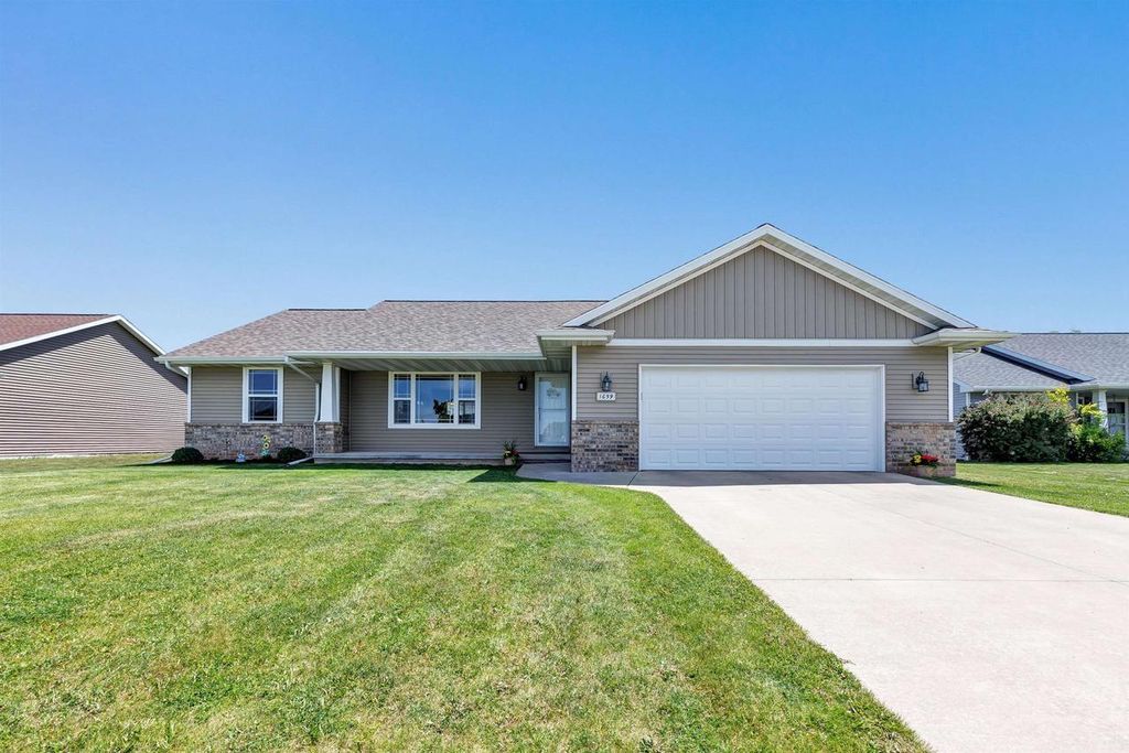 1659 ONTARIO ROAD, Green Bay, WI 54311