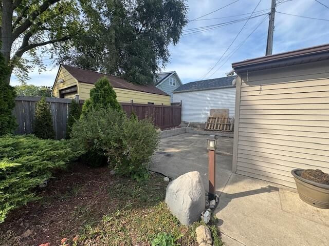 7546 15th AVENUE, Kenosha, WI 53143