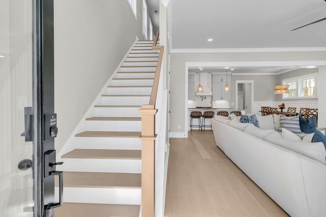 1027 Avenue Of Oaks, Charleston, SC 29407