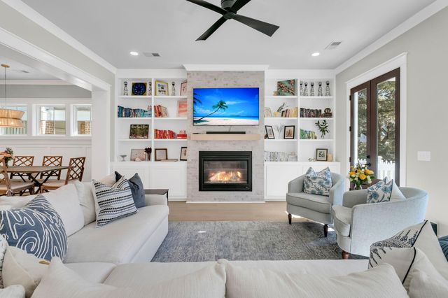 1027 Avenue Of Oaks, Charleston, SC 29407