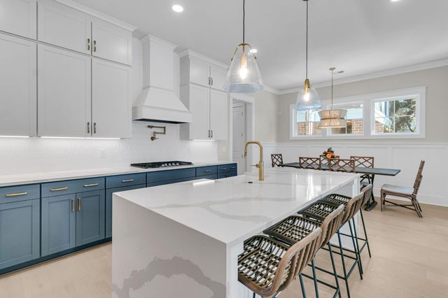 1027 Avenue Of Oaks, Charleston, SC 29407