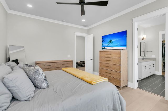 1027 Avenue Of Oaks, Charleston, SC 29407