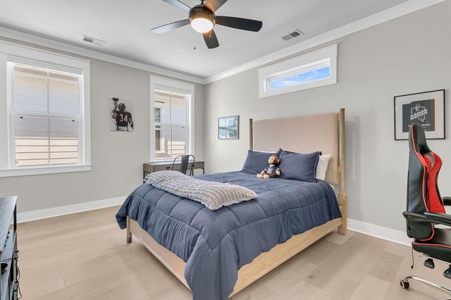 1027 Avenue Of Oaks, Charleston, SC 29407