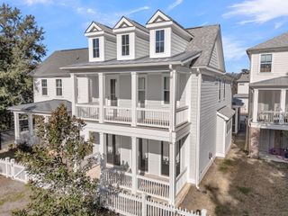 1027 Avenue Of Oaks, Charleston, SC 29407