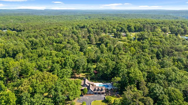 8316 Hixson Springs Road, Signal Mountain, TN 37377