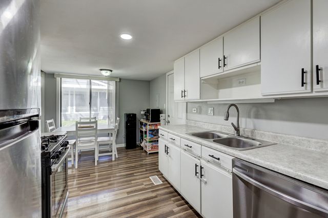 1458 Sutter Drive 1622-3, Hanover Park, IL 60133