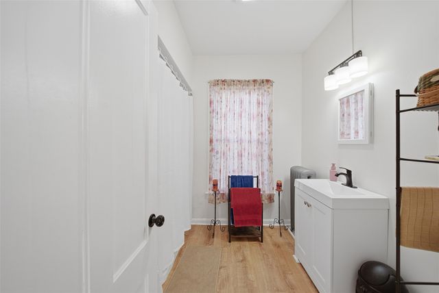 253 Walnut Street, Manchester, NH 03104