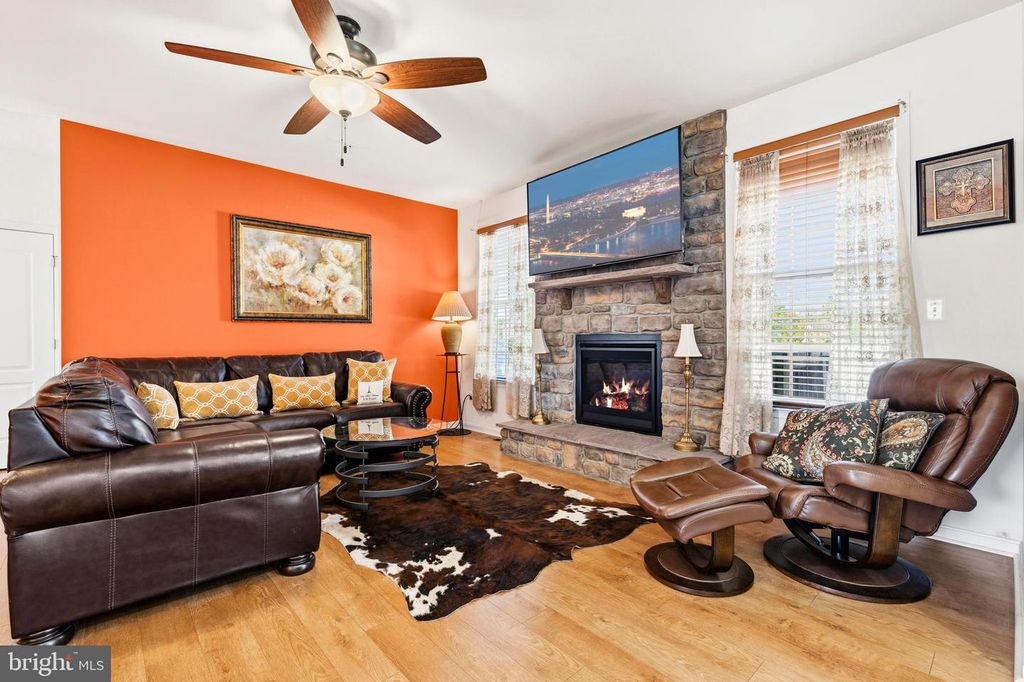 Image 13 of property listing at 11612 NEON RD, Fort Washington, MD 20744