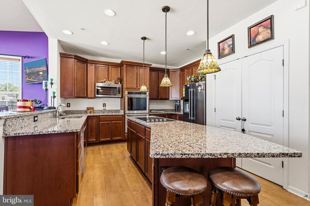 Image 20 of property listing at 11612 NEON RD, Fort Washington, MD 20744