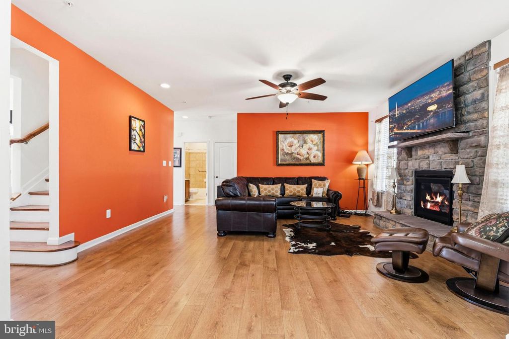 Image 24 of property listing at 11612 NEON RD, Fort Washington, MD 20744