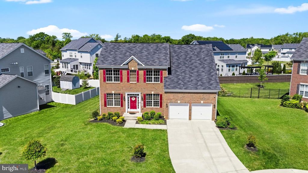 Image 3 of property listing at 11612 NEON RD, Fort Washington, MD 20744