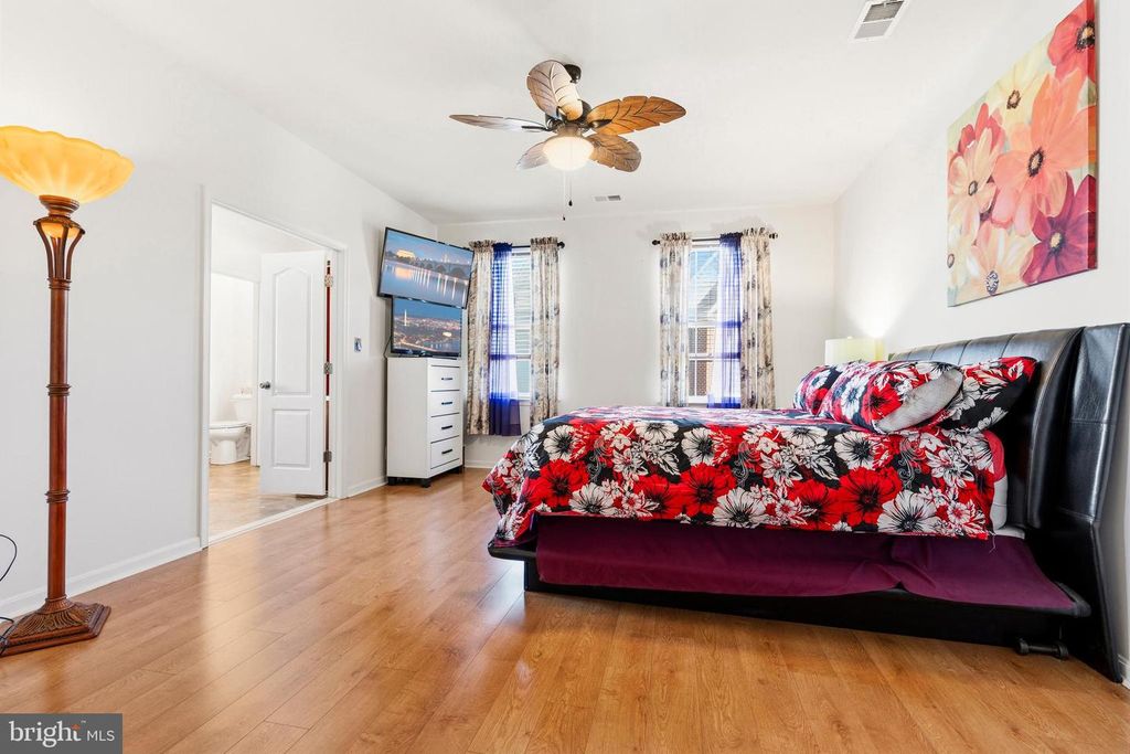 Image 31 of property listing at 11612 NEON RD, Fort Washington, MD 20744