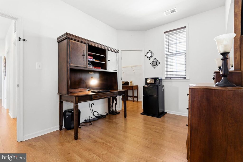 Image 33 of property listing at 11612 NEON RD, Fort Washington, MD 20744