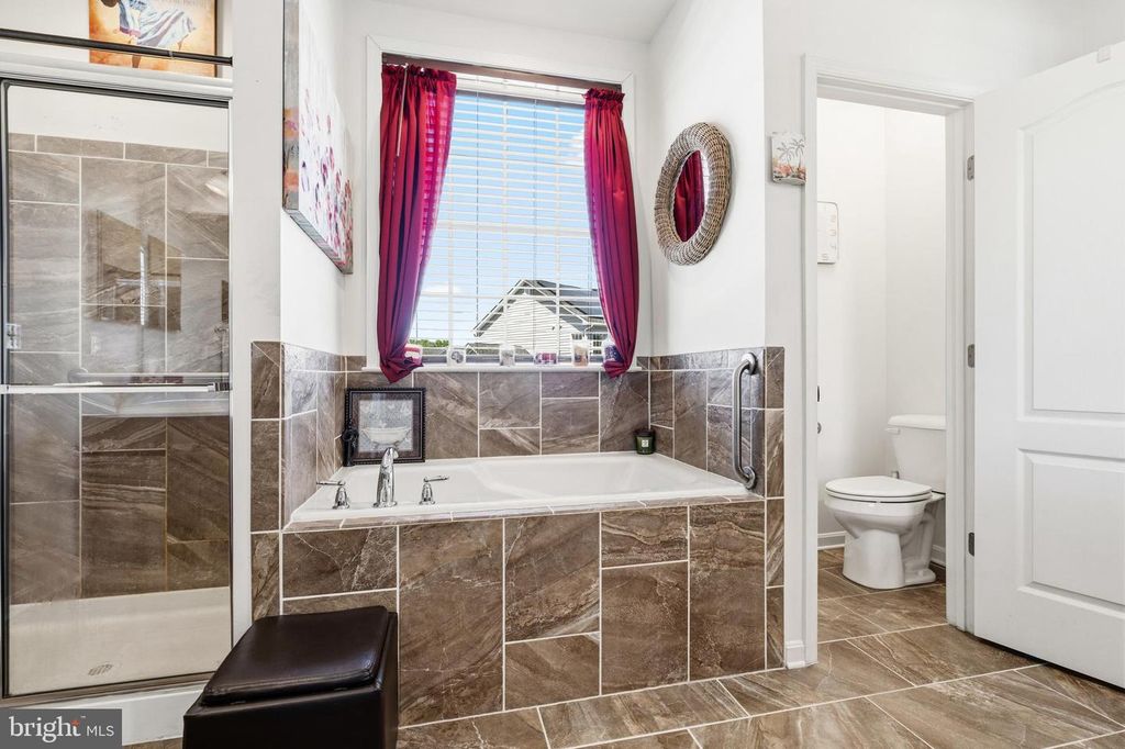 Image 36 of property listing at 11612 NEON RD, Fort Washington, MD 20744
