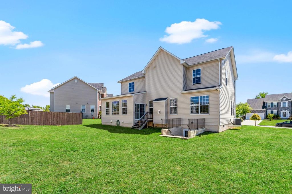Image 54 of property listing at 11612 NEON RD, Fort Washington, MD 20744