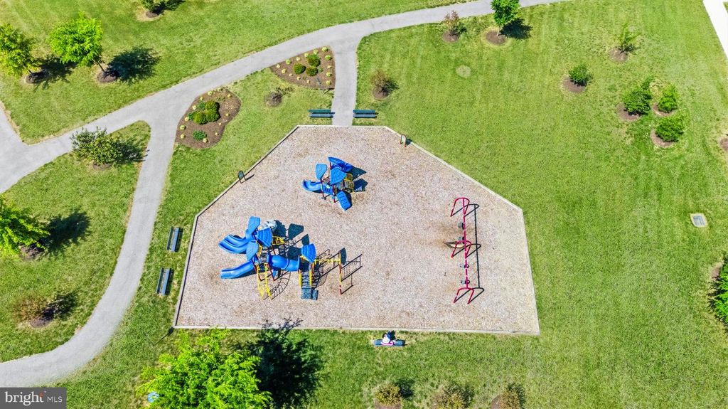 Image 61 of property listing at 11612 NEON RD, Fort Washington, MD 20744