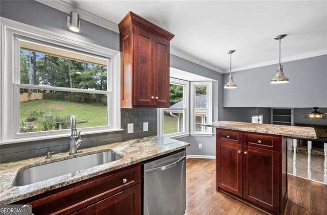 392 Heritage Lane, Alpharetta, GA 30009