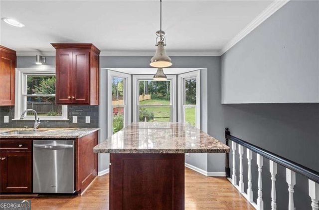 392 Heritage Lane, Alpharetta, GA 30009