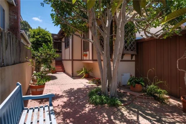 652 35th, Manhattan Beach, CA 90266