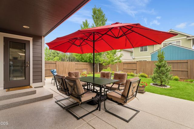 21340 NE Evelyn Place, Bend, OR 97701