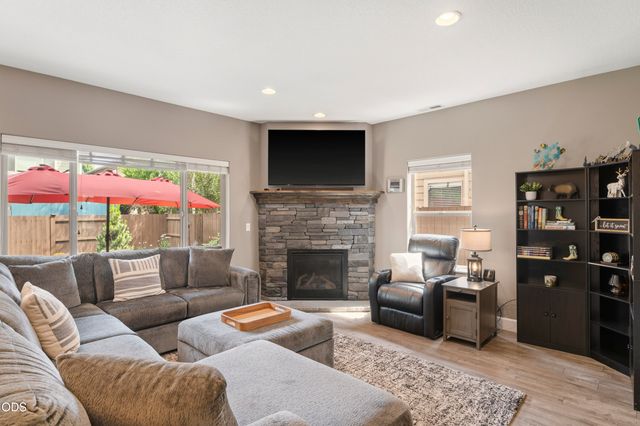 21340 NE Evelyn Place, Bend, OR 97701